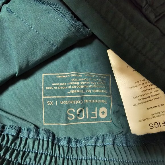 Figs Scrubs - Picture 2 of 2